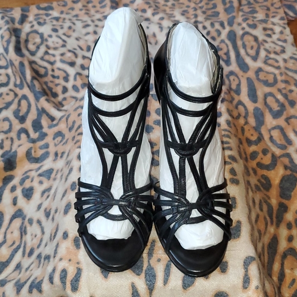 Cole Haan Verona  Nike Air T-Strap 4"Heels - Picture 10 of 13